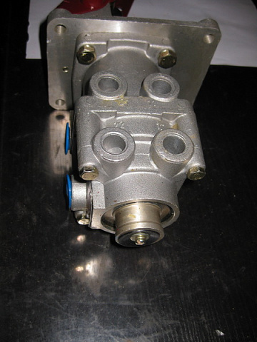 Клапан тормозной ZL50H